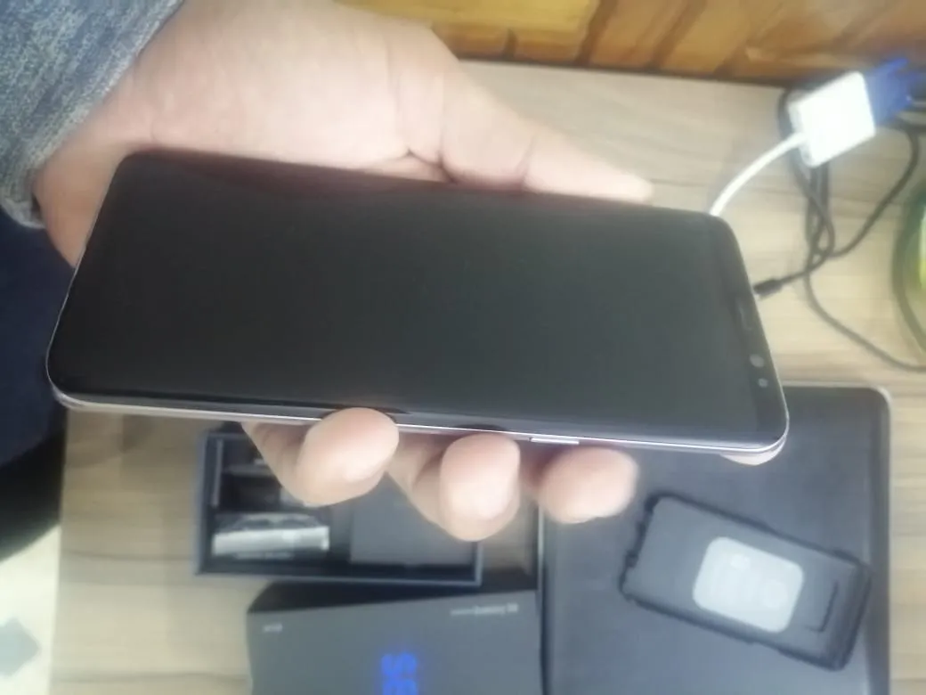 Samsung Galaxy S8 with Box PTA OK screen 100% condition 10/10 - photo 1