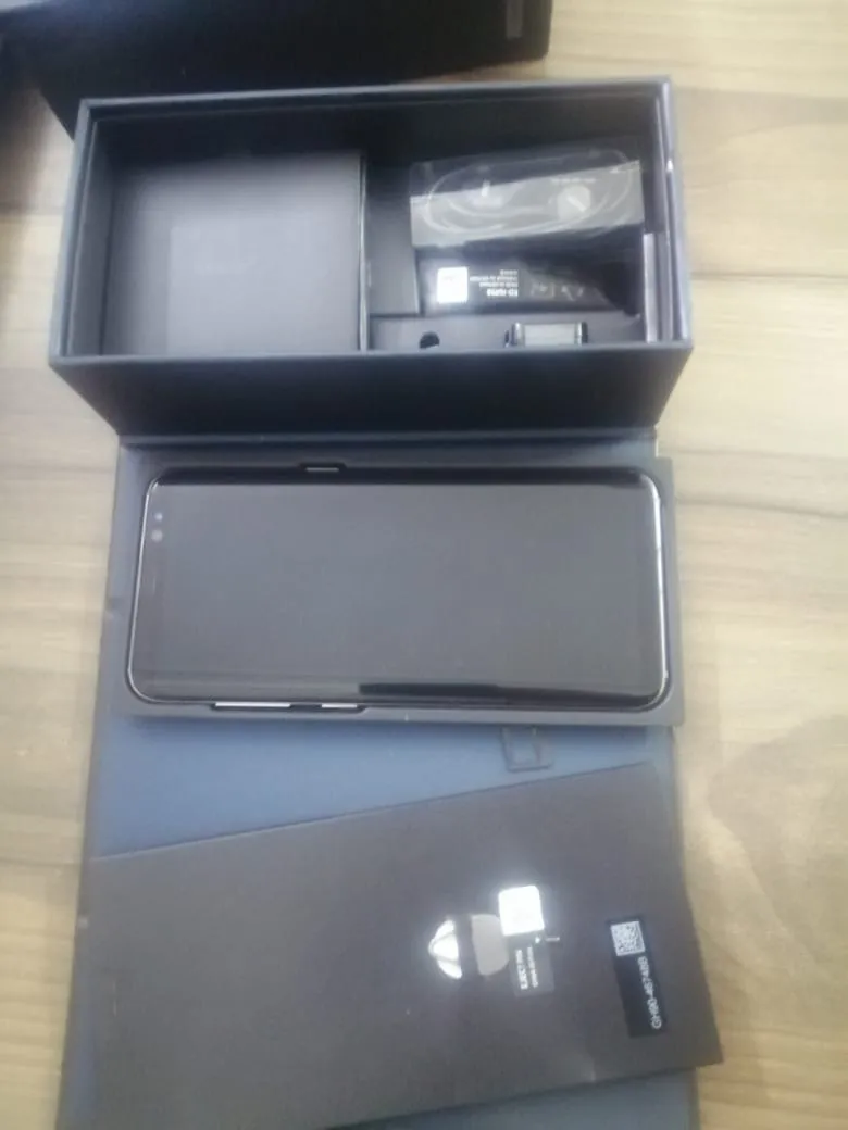 Samsung Galaxy S8 with Box PTA OK screen 100% condition 10/10 - photo 3