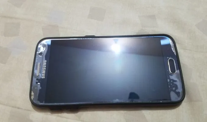 Samsung S6 - photo 2