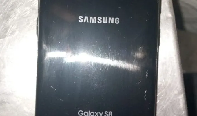 Samsung S8 - photo 2