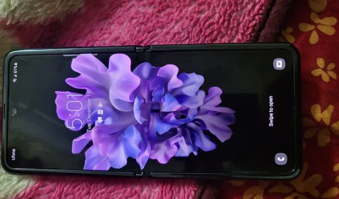 Samsung zflip 256 gb mirror black unlocked - photo 1