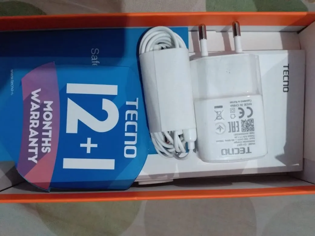 TECNO SPARK 4 3/32 GB Complete box with original charger and handfree - photo 3