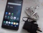 LG V10 very good condition 9/10 + charger + free iphone hands free (orignal) - Photos