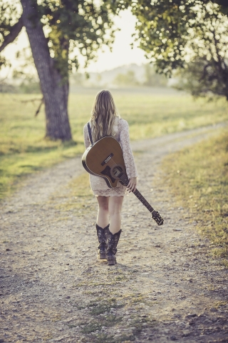 Guitar female