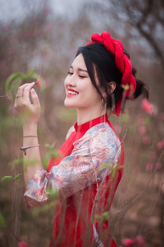 Red Dress girl