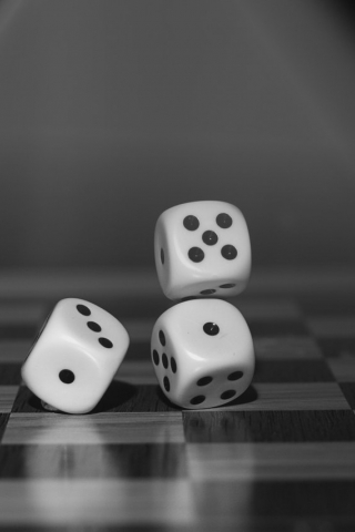 Rolling Dice - Download Mobile wallpaper Rolling Dice - Download Mobile wallpaper - 320 x 480 jpeg 52kB