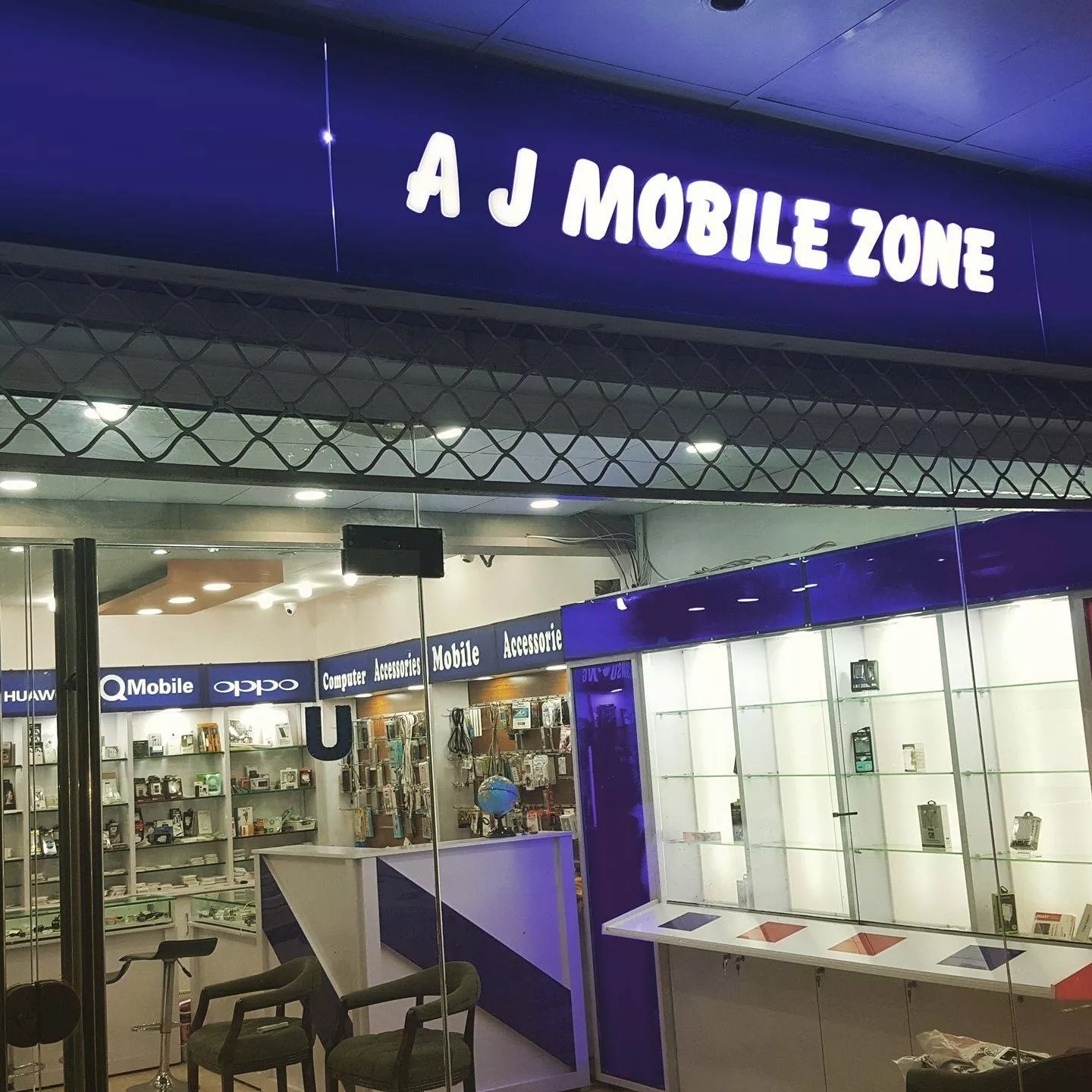 AJ Mobile Zone shop cover