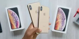 Apple iPhone Xs Max Gold Unboxing by MKBHD - Video Cover
